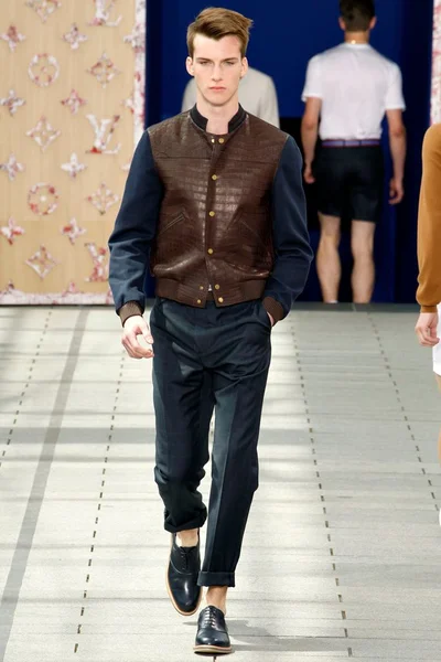 Look 8